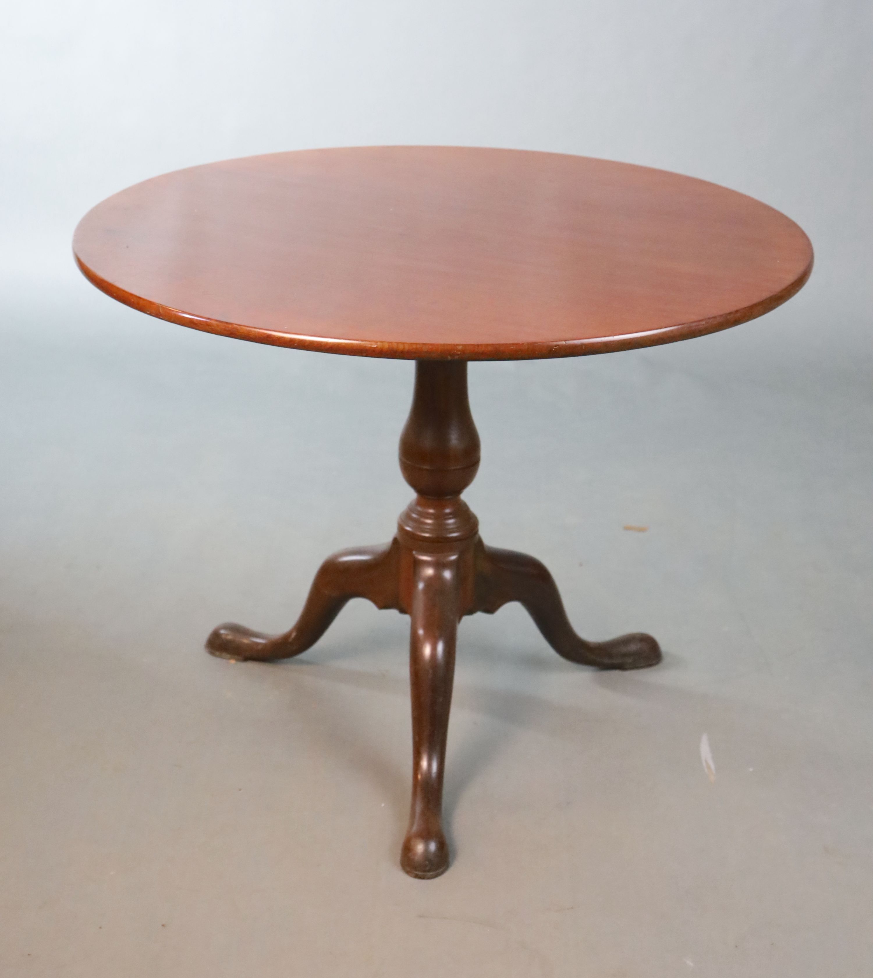 A George III mahogany tea table, Diam.121cm H.70cm